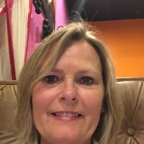 Meet your Posher, Vicki - Picture 1 of 1